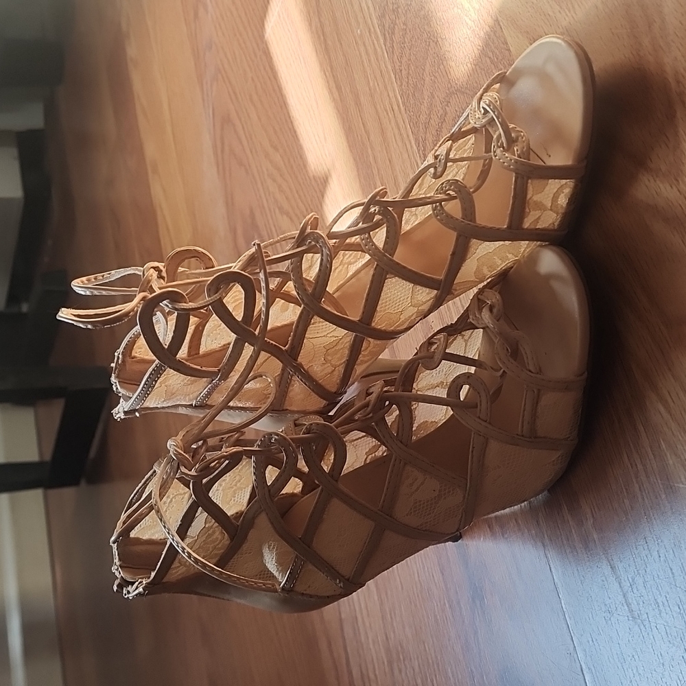 Beige heels 👠 size 8